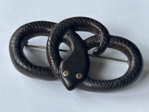 Ebenholz Anstecknadel