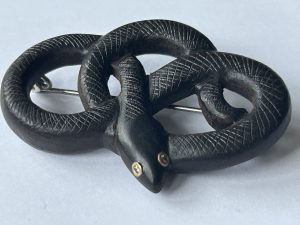 Ebenholz Anstecknadel